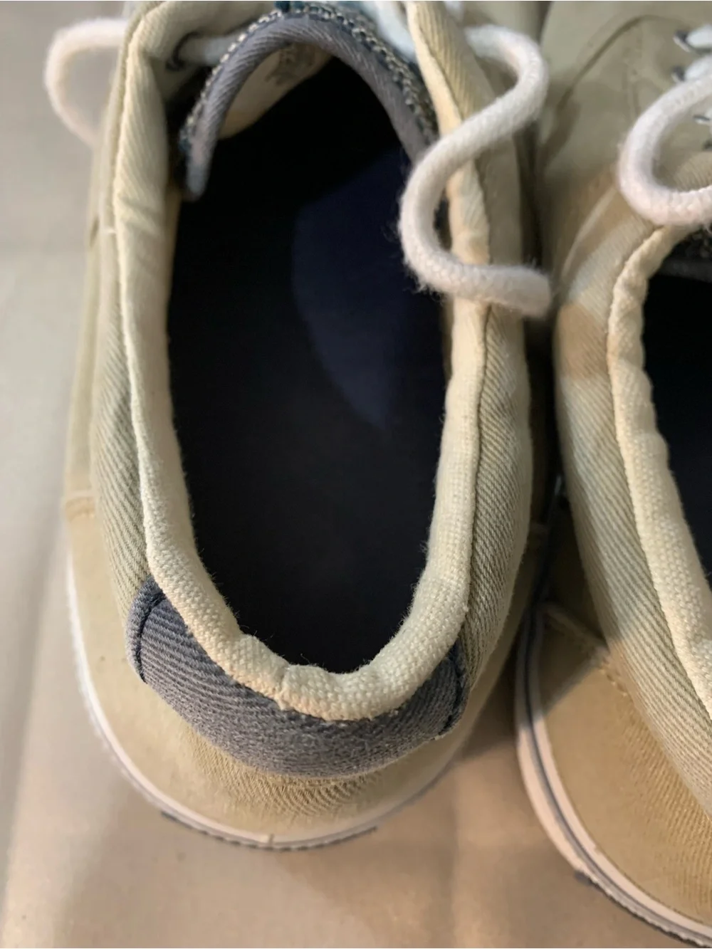 Sperry Men’s Tan Canvas Lace-Up Sneakers with White Soles b1/18